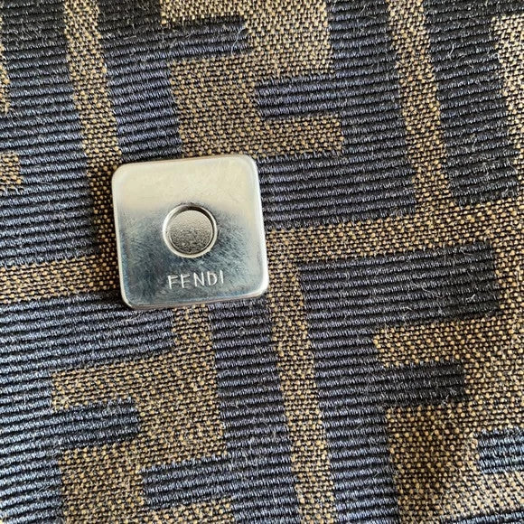 🌺🩷 New Auth Fendi Baguette New Vintage It Bag🩷🍒 🤎🌆