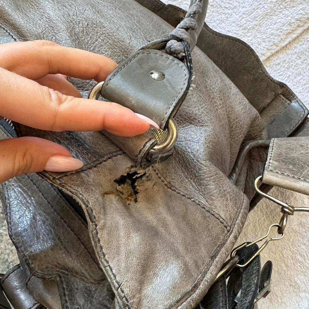 🌺🩷 Preowned Authentic balenciaga city bag giant in faded grey🪻🍃 🤎🌆